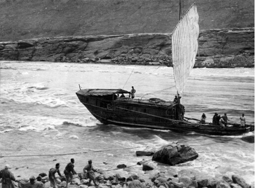 串串香加盟新秀奇葩 “成都签年时光火锅串串香”