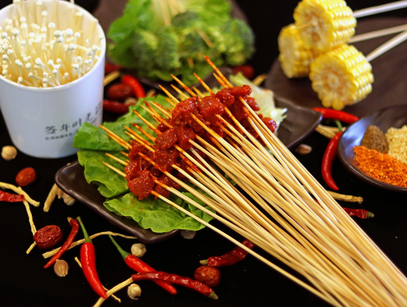 开串串香加盟店成败的关键又是什么呢？