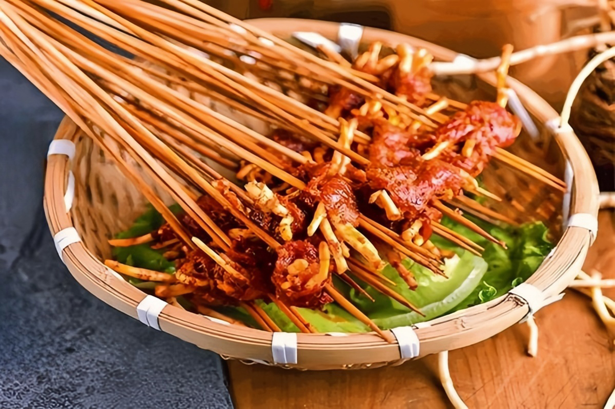 跟签年时光学做串串香加盟生意 不火爆都难