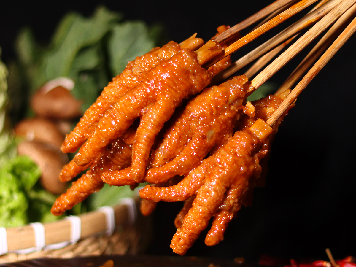 串串香加盟品牌店怎么样才能留住顾客呢？