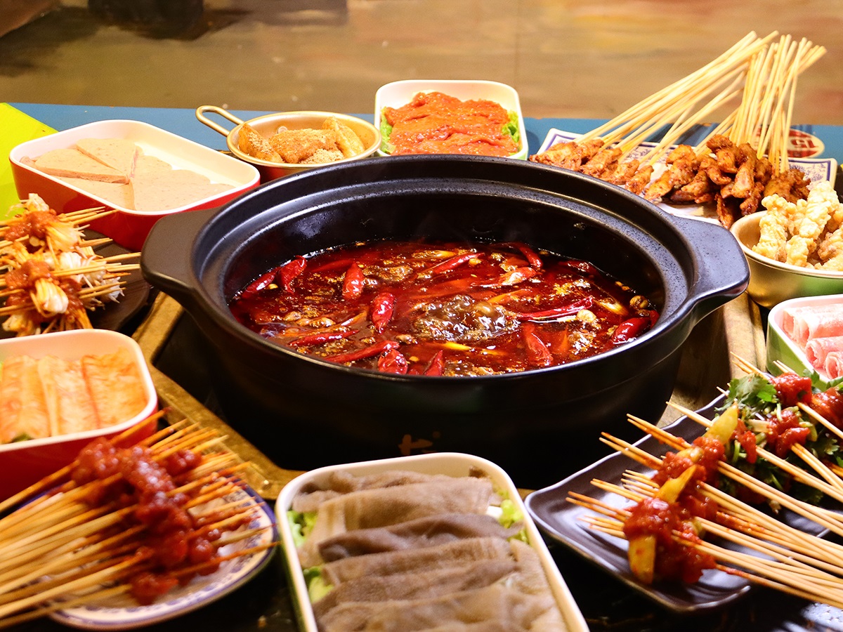 串串香加盟店如何找准市场从而使生意火爆